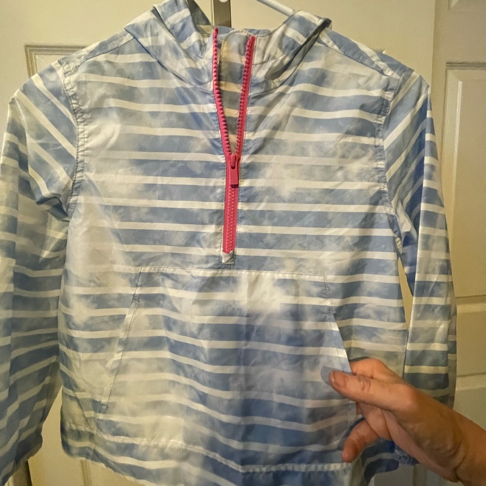 Gap size small raincoat with hood, NWOT size small. - Picture 3 of 9